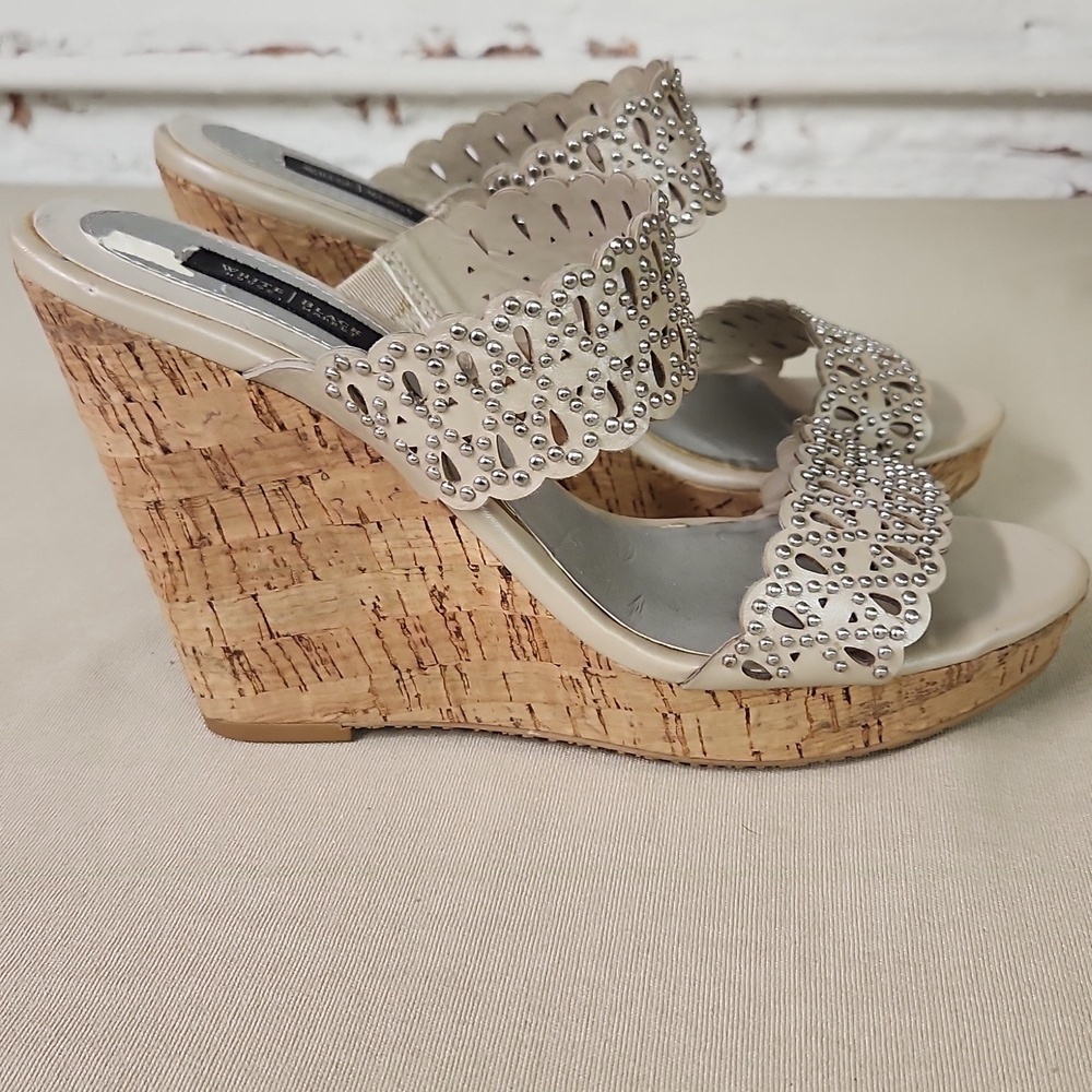 White House Black Market Women's Silver Sandals SIZE 9 Leather Wedge - Picture 3 of 7